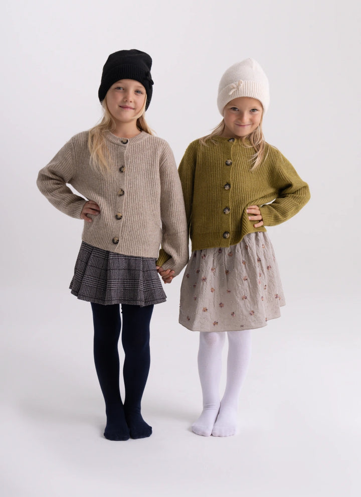 ALL PARTS & COLOURS: Children's tights in a fairy-tale book